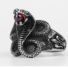 Bague Cobra perle rouge