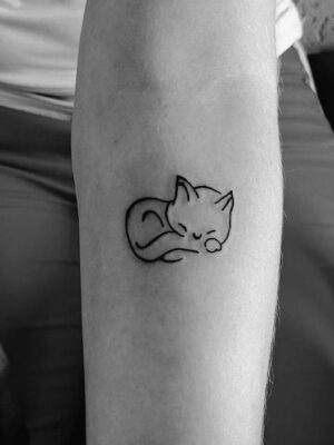 tatouage-chat-silouhette