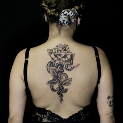 tatouage-rose-serpent