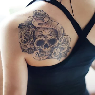 tatouage-serpent-crâne