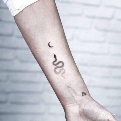 tatouage-serpent-lune